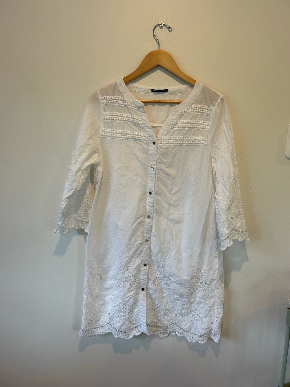 Breakout womens white cotton dress size L lace embroidery knee length buttons